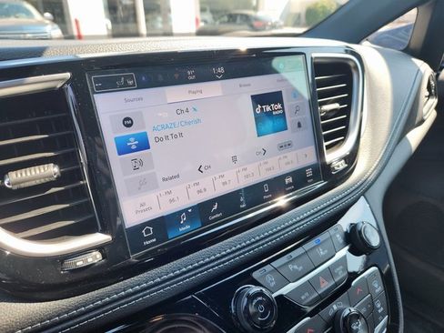 New 2026 Chrysler Pacifica Limited w/ S Appearance Package image 15