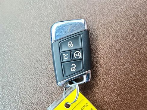 Used 2021 Volkswagen Atlas SEL image 37