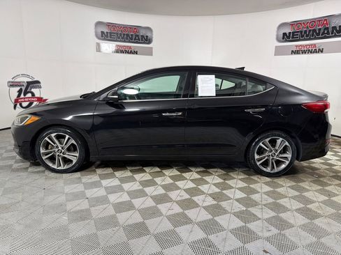Used 2017 Hyundai Elantra Limited image 6