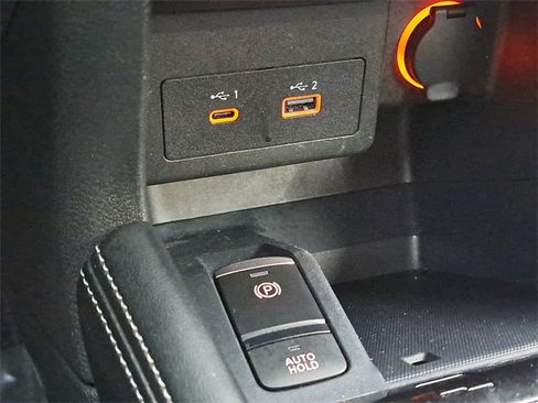 Used 2024 Nissan Kicks SR w/ SR Premium Package image 16