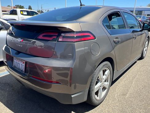 Used 2014 Chevrolet Volt Premium w/ Premium Trim Package FWD image 4