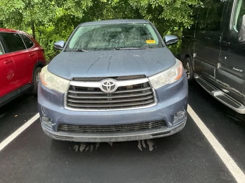 Used 2014 Toyota Highlander LE FWD image 12