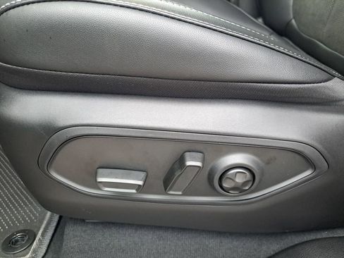 New 2025 Jeep Grand Cherokee Altitude image 12