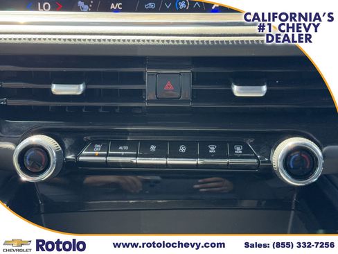 Used 2025 Chevrolet Suburban LT RWD image 22