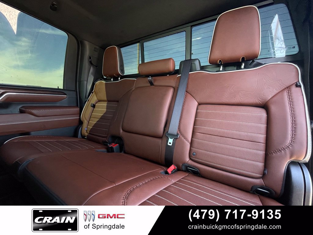Used 2026 GMC Sierra 2500 Denali Ultimate w/ LPO, Black Badging Package AWD/4WD image 24