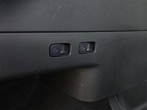 Used 2023 Tesla Model Y Long Range image 23