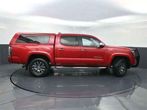 Used 2020 Toyota Tacoma Limited image 44