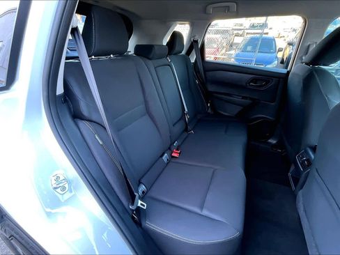 Used 2024 Nissan Rogue S image 19