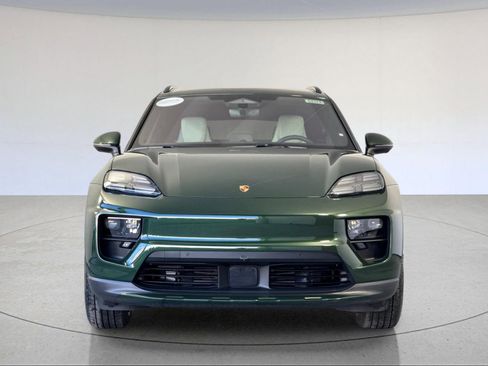 Used 2025 Porsche Macan 4S Electric image 11