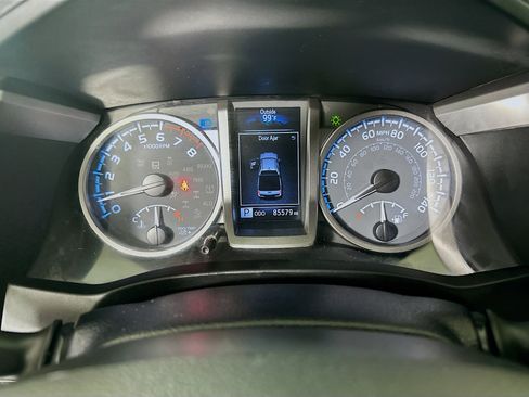 Used 2022 Toyota Tacoma Limited RWD image 19