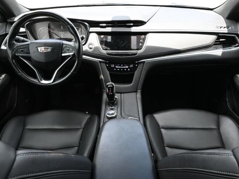 Used 2022 Cadillac XT6 Luxury FWD image 8