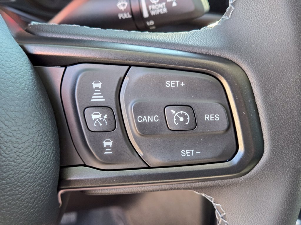 Used 2025 Jeep Gladiator Sport AWD/4WD image 31