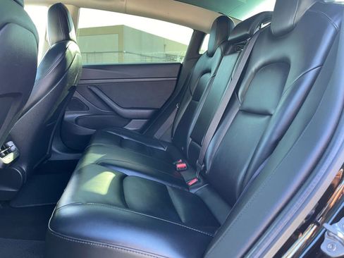 Used 2020 Tesla Model 3 Standard Range Plus image 17