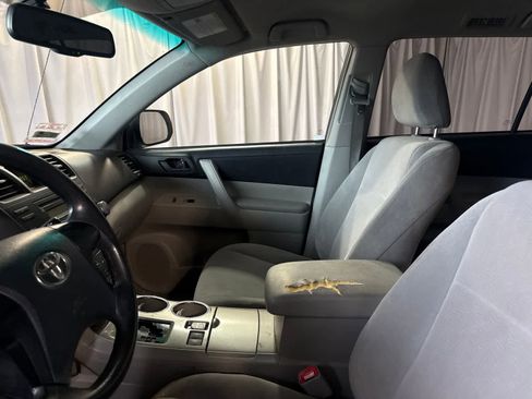 Used 2012 Toyota Highlander FWD image 20