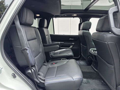 Used 2023 Toyota Sequoia Platinum AWD/4WD image 45