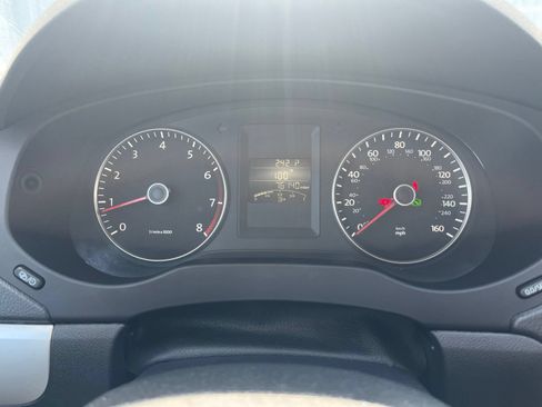 Used 2013 Volkswagen Jetta SE FWD image 21