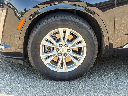 Certified 2024 Cadillac XT6 Luxury w/ LPO, Floor Liner Package AWD/4WD image 4