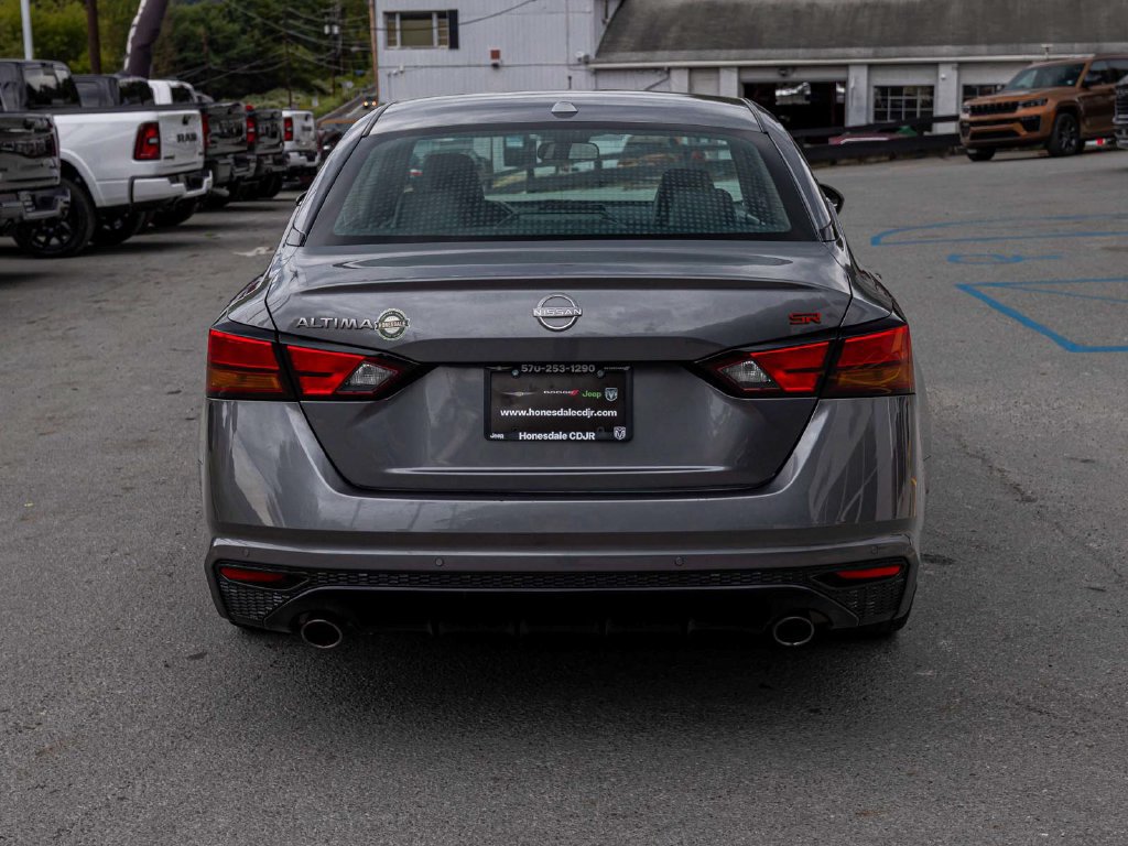 Used 2024 Nissan Altima 2.5 SR FWD image 5
