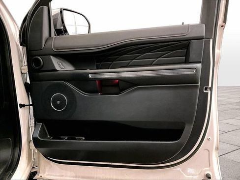 Used 2019 Ford Expedition Platinum AWD/4WD image 24