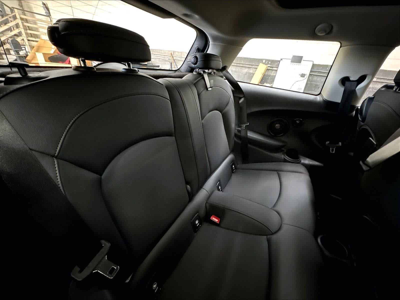 Used 2024 MINI Cooper SE FWD image 30