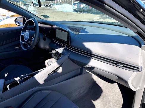 Used 2024 Hyundai Elantra SEL w/ Convenience Package image 14