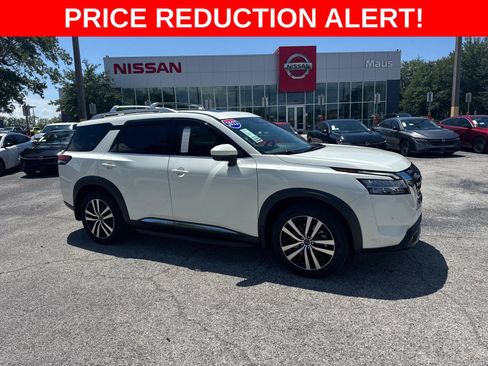 Certified 2023 Nissan Pathfinder Platinum w/ Lighting Package (N93) AWD/4WD image 1