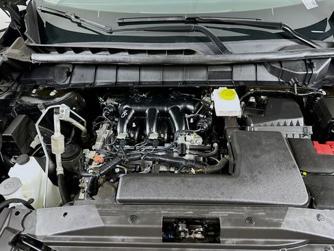 Used 2025 Nissan Pathfinder SV image 34