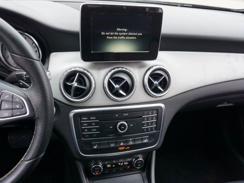 Used 2017 Mercedes-Benz GLA 250 GLA 250 image 16