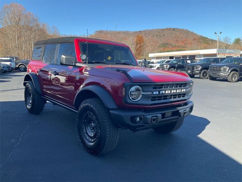 Certified 2025 Ford Bronco Big Bend w/ Black Diamond Package image 3