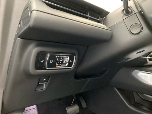 New 2026 Lincoln Nautilus Reserve AWD/4WD image 17