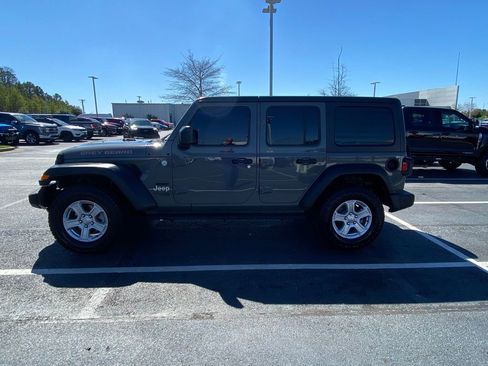 Used 2019 Jeep Wrangler Unlimited Sport S image 4