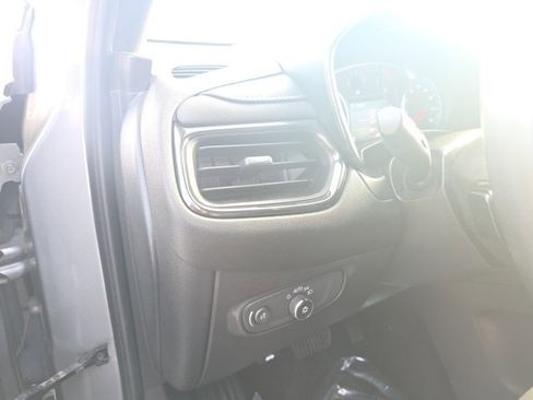 Used 2023 Chevrolet Equinox RS image 13