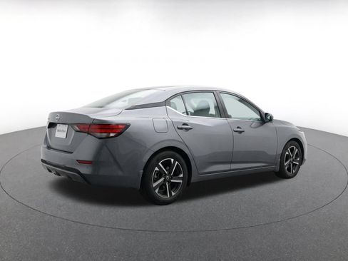 Used 2025 Nissan Sentra SV FWD image 9