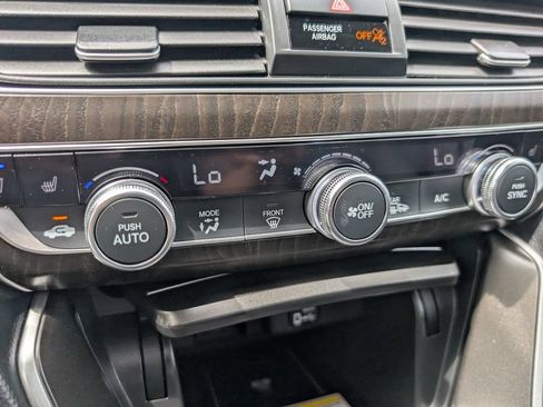 Used 2018 Honda Accord Touring image 23