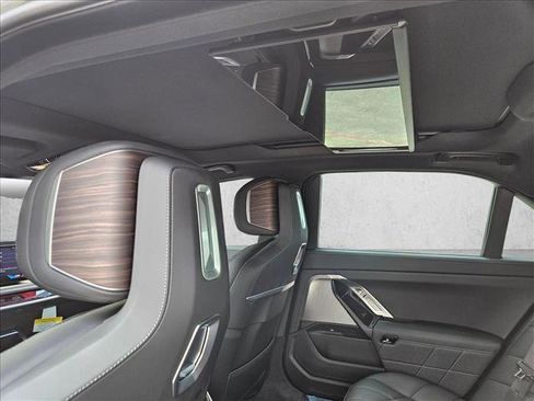 New 2025 BMW 760i xDrive w/ Executive Package image 21