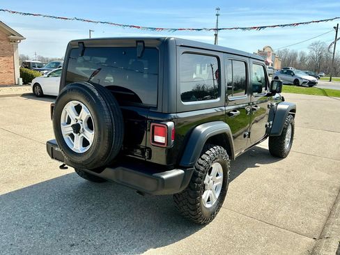 Used 2019 Jeep Wrangler Unlimited Sport S image 5