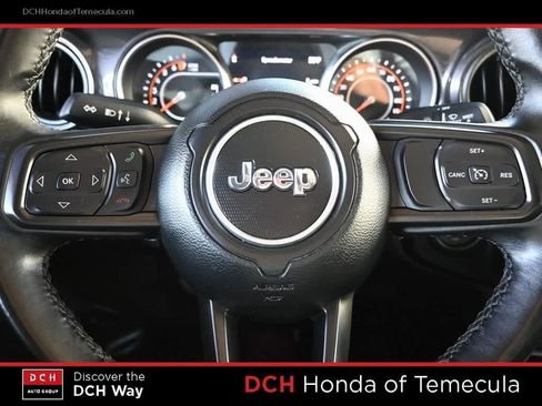 Used 2022 Jeep Gladiator Sport image 9