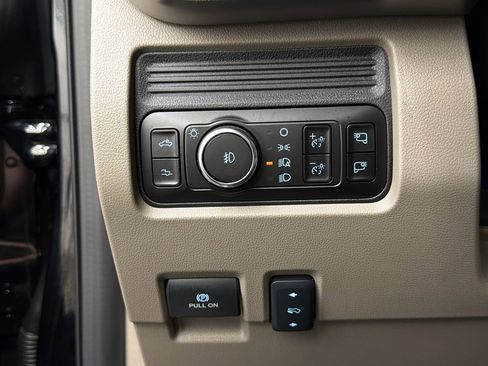 Used 2026 Ford F450 Platinum w/ Platinum Plus Package image 32