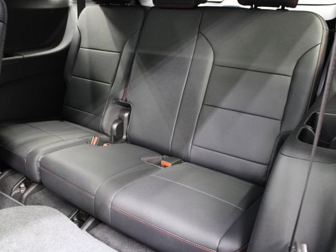 Used 2026 Chevrolet Traverse RS AWD/4WD image 19