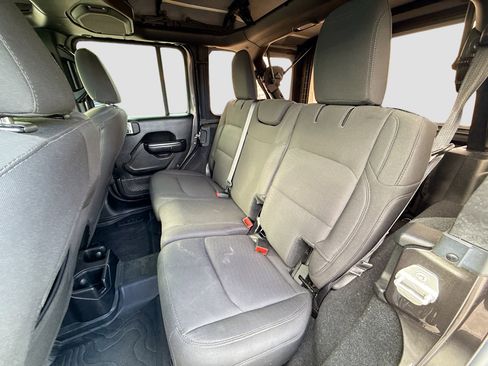 Used 2019 Jeep Wrangler Unlimited Sport S image 19