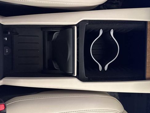 Used 2020 Tesla Model X Long Range image 33