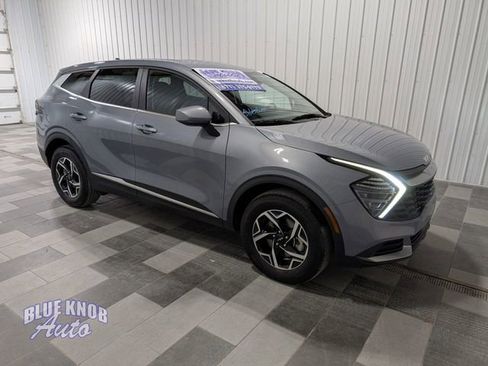 Used 2025 Kia Sportage LX image 5