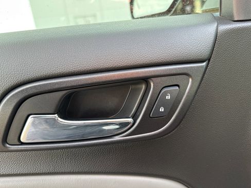 Used 2016 Chevrolet Suburban LT w/ Luxury Package image 14