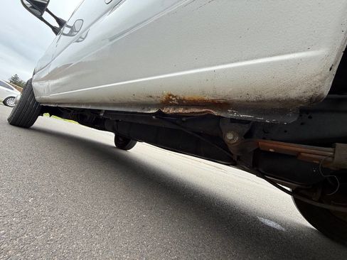 Used 2012 Ford E-250 and Econoline 250 w/ Commercial Cargo Van Pkg image 29