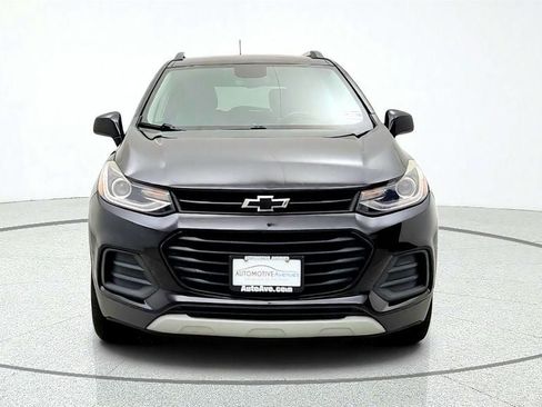 Used 2019 Chevrolet Trax LT w/ Redline Edition AWD/4WD image 2