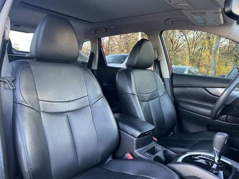 Used 2016 Nissan Rogue SL w/ SL Premium Package image 23