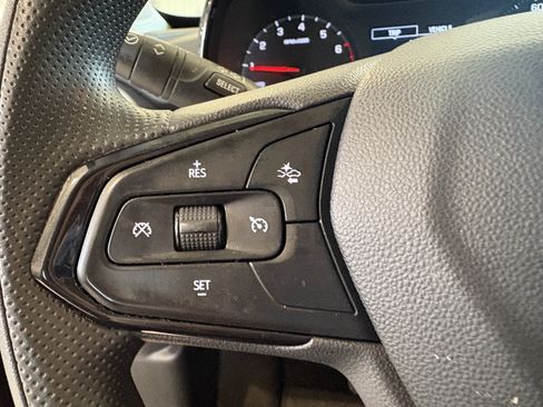 Used 2024 Chevrolet Trax LS w/ LS Convenience Package FWD image 15