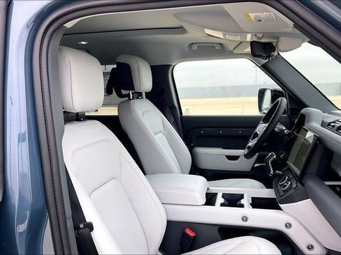 New 2026 Land Rover Defender 110 X-Dynamic SE image 12