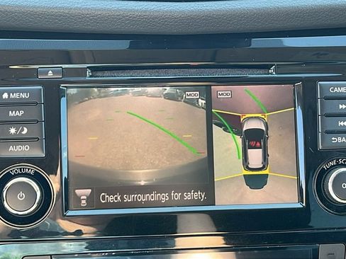 Used 2020 Nissan Rogue SV image 25