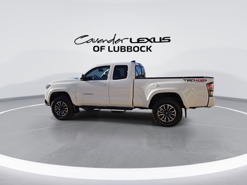 Used 2020 Toyota Tacoma TRD Sport image 6